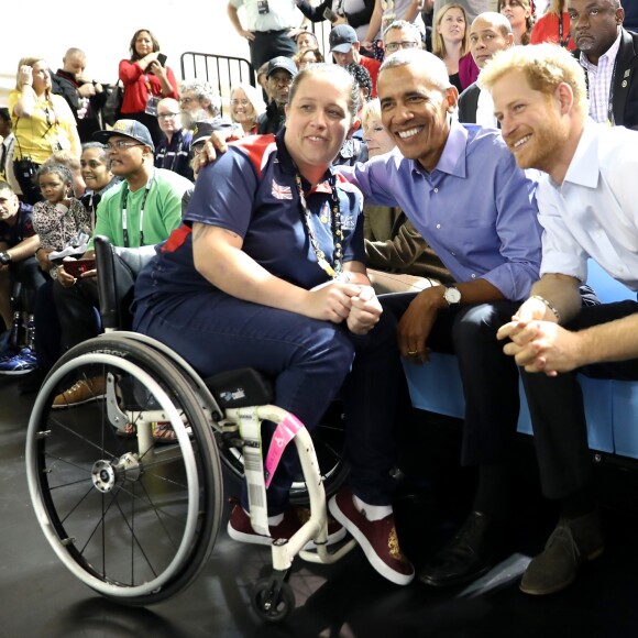 Barack Obama et le prince Harry dans les tribunes des Invictus Games à Toronto, le 29 septembre 2017.