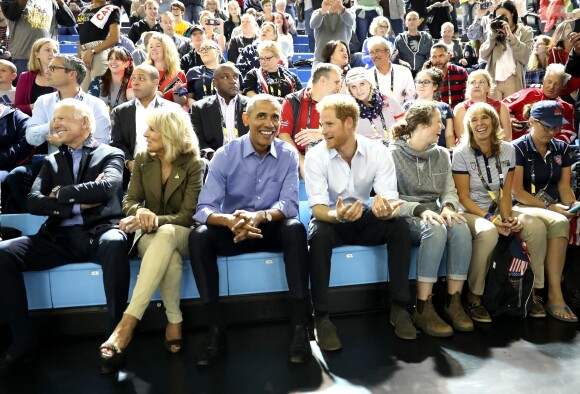 Joe Biden, Jill Biden, Barack Obama et le prince Harry dans les tribunes des Invictus Games à Toronto, le 29 septembre 2017.