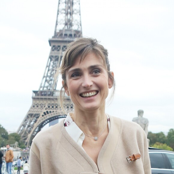 Julie Gayet au défilé de mode printemps-été 2018 "Hermès" à Paris. Le 2 octobre 2017 © CVS-Veeren / Bestimage