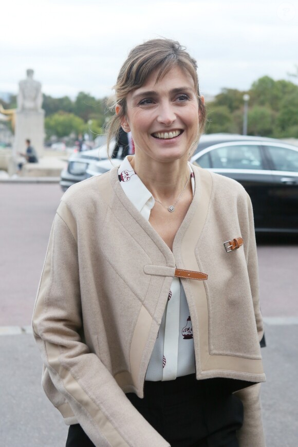 Julie Gayet au défilé de mode printemps-été 2018 "Hermès" à Paris. Le 2 octobre 2017 © CVS-Veeren / Bestimage