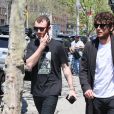 Sam Smith et son ami Jack Street à la sortie de l'hôtel Bowery à New York, le 28 avril 2017. 