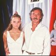  Vanessa Paradis et son père André à Saint-Tropez pour le mariage de Caroline et Eddie Barclay en juillet 1988. 