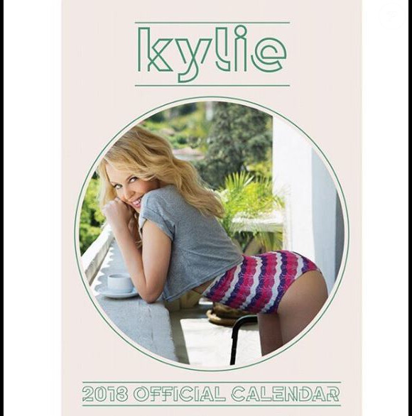 Kylie Minogue publie la couverture de son calendrier 2018 sur Instagram. Les fans relèvent l'utilisation de Photoshop.