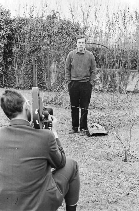 Archives - En France, Jean Rochefort lors de l'émission LES COULISSES DE L'EXPLOIT le 6 février 1964