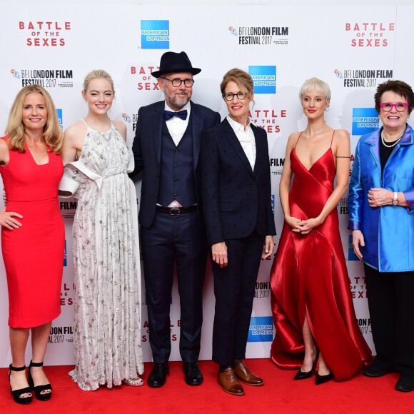 Elisabeth Shue, Emma Stone, Jonathan Dayton, Valeria Faris, Andrea Riseborough et Billie Jean King - Projection du film "Battle of the Sexes" au BFI London Film Festival à Londres. Le 7 octobre 2017.