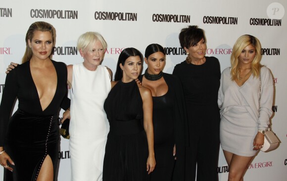 Kris Jenner entourée de ses filles Khloé Kardashian, Kourtney Kardashian, Kim Kardashian, enceinte, Kylie Jenner et de Joanna Coles, rédactrice en chef de Cosmopolitan à la soirée du 50ème anniversaire de la revue féminine ‘Cosmopolitan' au Ysabel à West Hollywood, le 12 octobre 2015