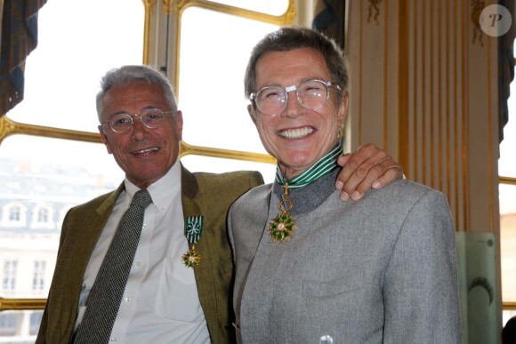 Jean-Paul Goude et Jean-Marie Périer honorés au ministère de la Culture, à Paris le 8 février 2012.