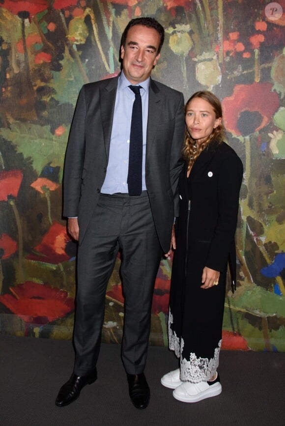 Oliver Sarkozy et Mary-Kate Olsen - Vente aux enchères "Take Home a Nude" organisée par la maison Sotherby's à New York, le 11 octobre 2017.