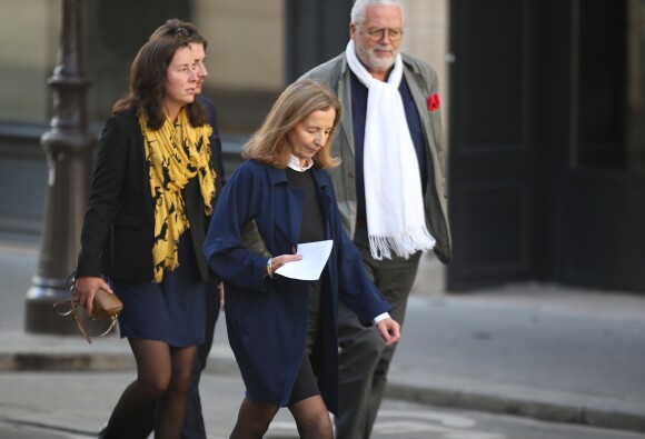 Louise Rochefort et Françoise Vidal lors des obsèques de Jean Rochefort en l'église Saint-Thomas d'Aquin à Paris, le 13 octobre 2017.