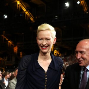 Tilda Swinton, Gérard Collomb - Cérémonie d'ouverture du Festival Lumière 2017 au cours de laquelle Eddy Mitchell a reçu un hommage à Lyon, le 14 Octobre 2017 © Dominique Jacovides/Bestimage  Opening Ceremony of the Festival Lumière 2017 during which Eddy Mitchell received a tribute to Lyon, October 14, 201714/10/2017 - Lyon