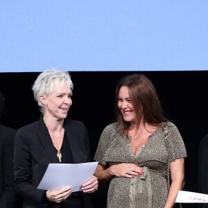 Tonie Marschall, Karole Rocher (enceinte), Gérard Jugnot - Cérémonie d'ouverture du Festival Lumière 2017 au cours de laquelle Eddy Mitchell a reçu un hommage à Lyon, le 14 Octobre 2017 © Dominique Jacovides/Bestimage  Opening Ceremony of the Festival Lumière 2017 during which Eddy Mitchell received a tribute to Lyon, October 14, 201714/10/2017 - Lyon