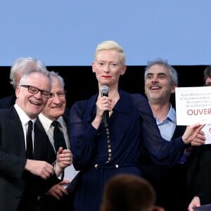 Thierry Frémaux, Tilda Swinton, Marisa Paredes, Gérard Collomb - Cérémonie d'ouverture du Festival Lumière 2017 au cours de laquelle Eddy Mitchell a reçu un hommage à Lyon, le 14 Octobre 2017 © Dominique Jacovides/Bestimage  Opening Ceremony of the Festival Lumière 2017 during which Eddy Mitchell received a tribute to Lyon, October 14, 201714/10/2017 - Lyon