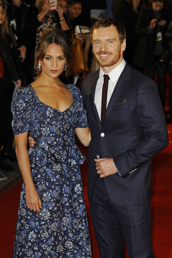 Alicia Vikander et son compagnon Michael Fassbender - Première du film "Une vie entre deux océans" au Curzon Mayfair à Londres. Le 19 octobre 2016