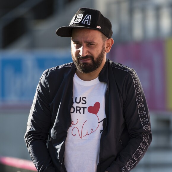 Cyril Hanouna - Pour la 12ème année consécutive, l'association "Plus fort la vie" créée par JC Darmon, a organisé un match de football en présence de nombreuses personnalités au stade Jean Bouin à Paris, le 15 octobre 2017. Ce match, soutenu par de nombreux sponsors, a permis une très belle recette qui viendra en aide aux enfants de l'association. © Pierre Perusseau/Bestimage