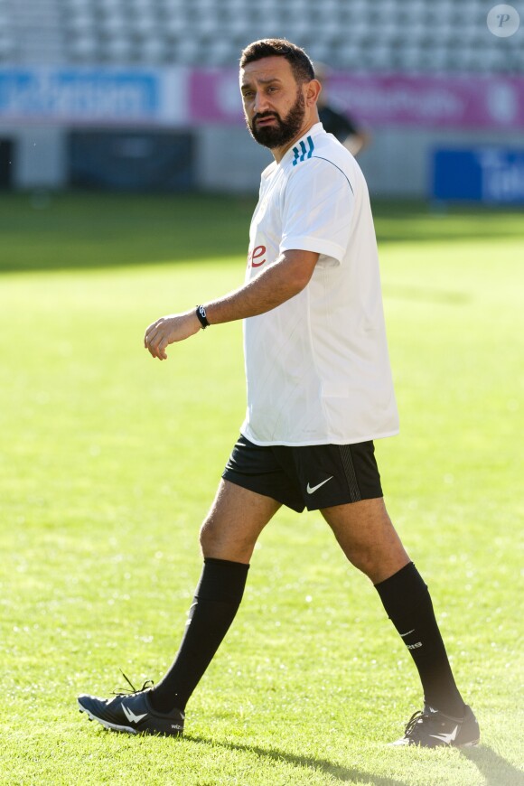 Cyril Hanouna - Pour la 12ème année consécutive, l'association "Plus fort la vie" créée par JC Darmon, a organisé un match de football en présence de nombreuses personnalités au stade Jean Bouin à Paris, le 15 octobre 2017. Ce match, soutenu par de nombreux sponsors, a permis une très belle recette qui viendra en aide aux enfants de l'association. © Pierre Perusseau/Bestimage
