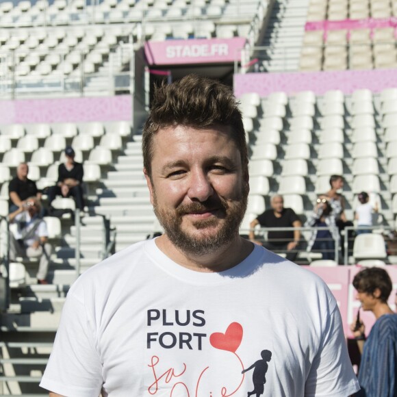 Bruno Guillon - Pour la 12ème année consécutive, l'association "Plus fort la vie" créée par JC Darmon, a organisé un match de football en présence de nombreuses personnalités au stade Jean Bouin à Paris, le 15 octobre 2017. Ce match, soutenu par de nombreux sponsors, a permis une très belle recette qui viendra en aide aux enfants de l'association. © Pierre Perusseau/Bestimage