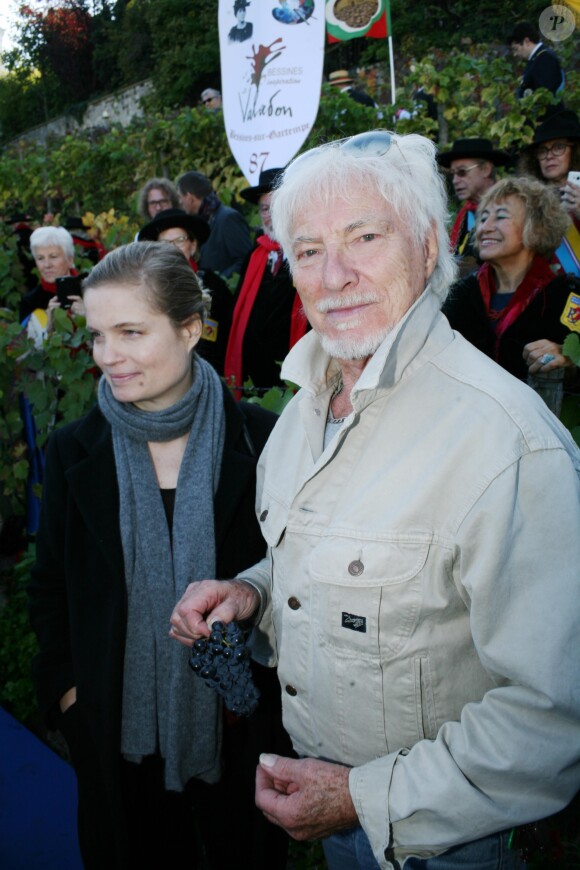 Sarah Biasini et Hugues Aufray - Cérémonie du ban des vendanges du Clos-Montmartre à la Fête des Vendanges 2017 à Paris, le 14 octobre 2017 ©JLPPA/Bestimage