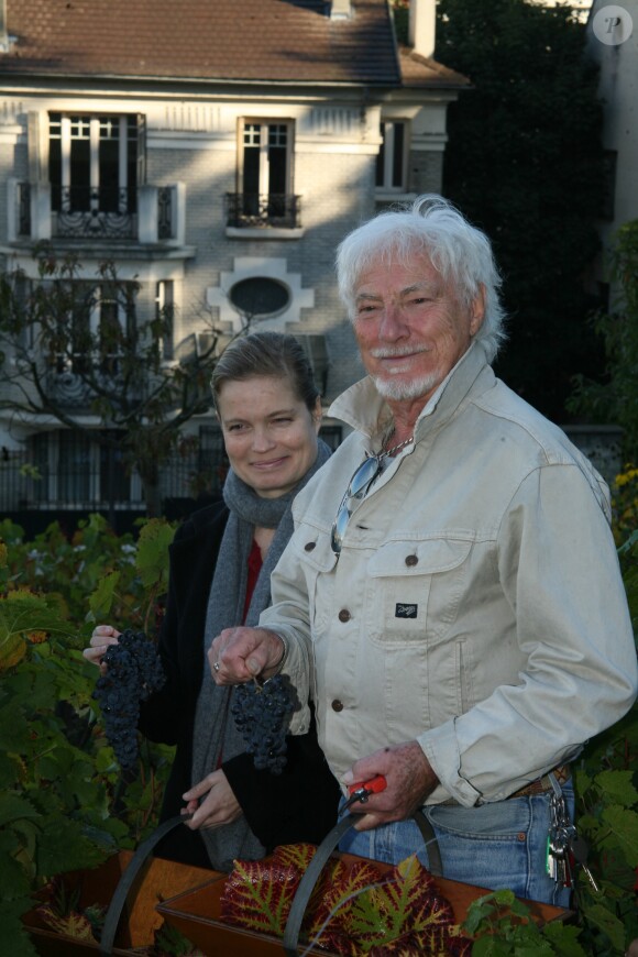 Sarah Biasini et Hugues Aufray - Cérémonie du ban des vendanges du Clos-Montmartre à la Fête des Vendanges 2017 à Paris, le 14 octobre 2017 ©JLPPA/Bestimage