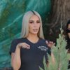 Kim et Kourtney Kardashian partent à la recherche d'un sapin de Noël à la "Christmas Ranch Tree Farm" de Thousand Oaks. Le 17 octobre 2017.