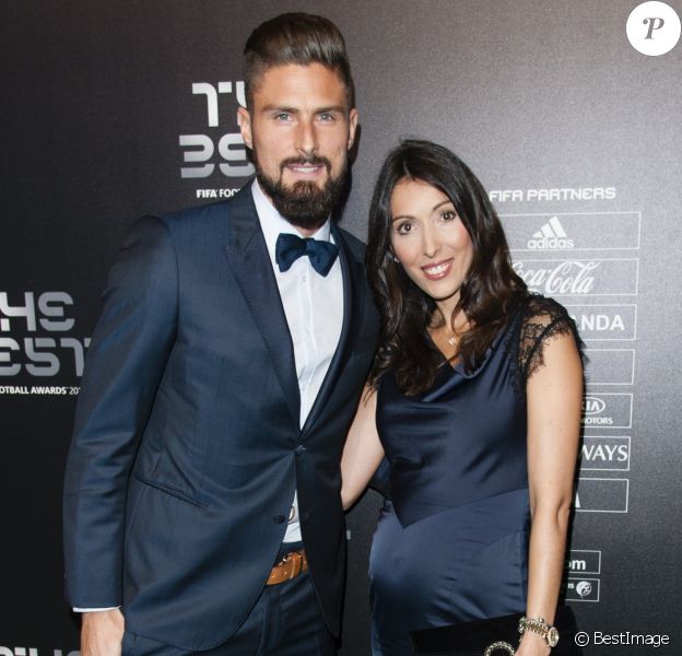 Olivier Giroud (plus beau but de l'année) et sa femme Jennifer enceinte - The Best FIFA Football Awards 2017 au London Palladium à Londres, le 23 octobre 2017. © Pierre Perusseau/Bestimage