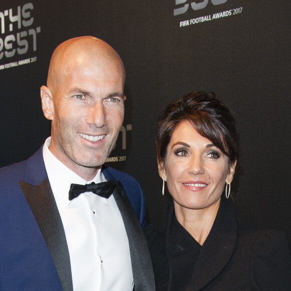 Zinédine Zidane (meilleur entraîneur) et sa femme Véronique Zidane - The Best FIFA Football Awards 2017 au London Palladium à Londres, le 23 octobre 2017. © Pierre Perusseau/Bestimage