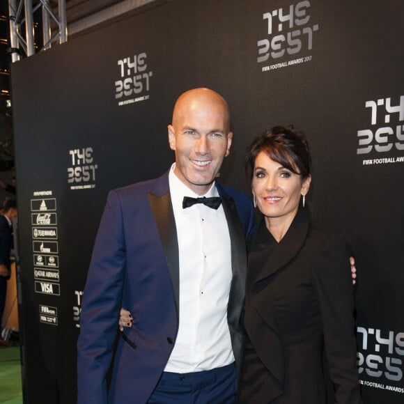 Zinédine Zidane (meilleur entraîneur) et sa femme Véronique Zidane - The Best FIFA Football Awards 2017 au London Palladium à Londres, le 23 octobre 2017. © Pierre Perusseau/Bestimage