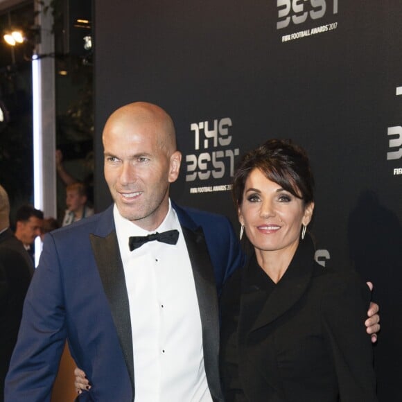 Zinédine Zidane (meilleur entraîneur) et sa femme Véronique Zidane - The Best FIFA Football Awards 2017 au London Palladium à Londres, le 23 octobre 2017. © Pierre Perusseau/Bestimage