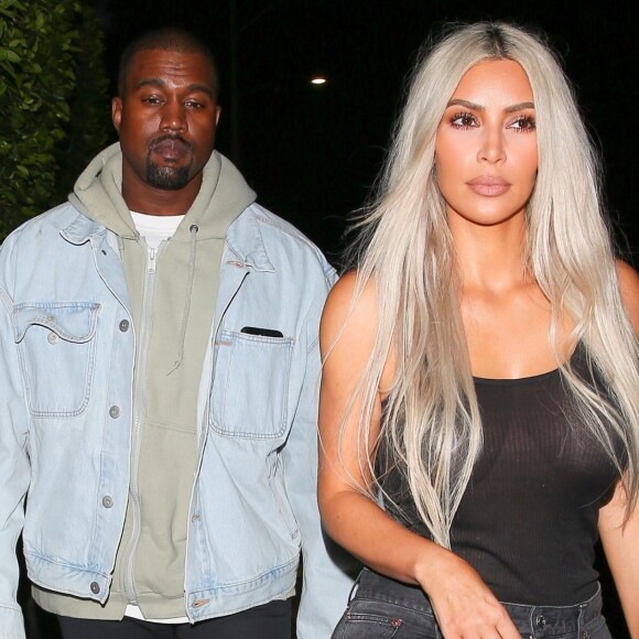 Exclusif - Kim Kardashian et son mari Kanye West sont allés diner en amoureux au restaurant Giorgio Baldi à Santa Monica. Kim porte un t-shirt transparent sans soutien-gorge! Le 23 septembre 2017