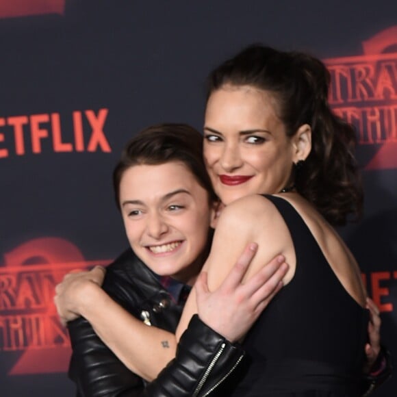 Winona Ryder et Noah Schnapp à la première de "Stranger Things 2" au Westwood Theater à Los Angeles, le 26 octobre 2017. © Chris Delmas/Bestimage