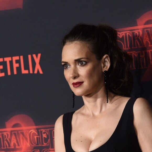 Winona Ryder à la première de "Stranger Things 2" au Westwood Theater à Los Angeles, le 26 octobre 2017. © Chris Delmas/Bestimage