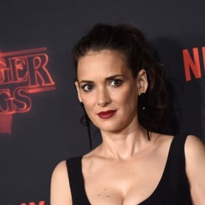 Winona Ryder à la première de "Stranger Things 2" au Westwood Theater à Los Angeles, le 26 octobre 2017. © Chris Delmas/Bestimage