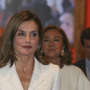 La reine Letizia d'Espagne lors de la cérémonie de remise des prix "King Jaime I" à Valence. Le 30 octobre 2017