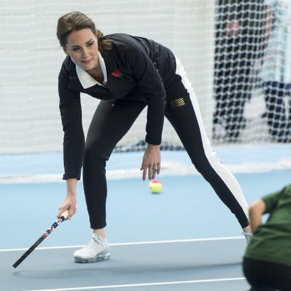 Kate Middleton (enceinte) - La duchesse de Cambridge visite le Lawn Tennis Association (LTA) au Centre national de tennis du sud-ouest de Londres le 31 octobre 2017.