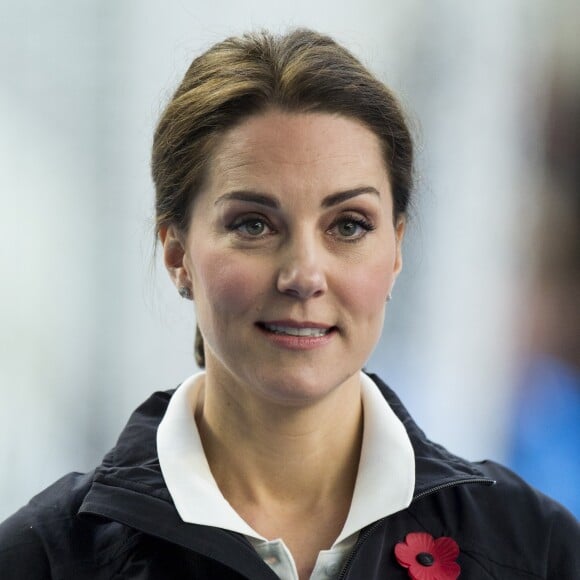 Kate Middleton (enceinte) - La duchesse de Cambridge visite le Lawn Tennis Association (LTA) au Centre national de tennis du sud-ouest de Londres le 31 octobre 2017.