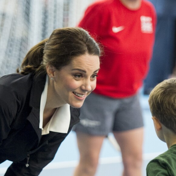 Kate Middleton (enceinte) - La duchesse de Cambridge visite le Lawn Tennis Association (LTA) au Centre national de tennis du sud-ouest de Londres le 31 octobre 2017.