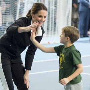 Kate Middleton (enceinte) - La duchesse de Cambridge visite le Lawn Tennis Association (LTA) au Centre national de tennis du sud-ouest de Londres le 31 octobre 2017.