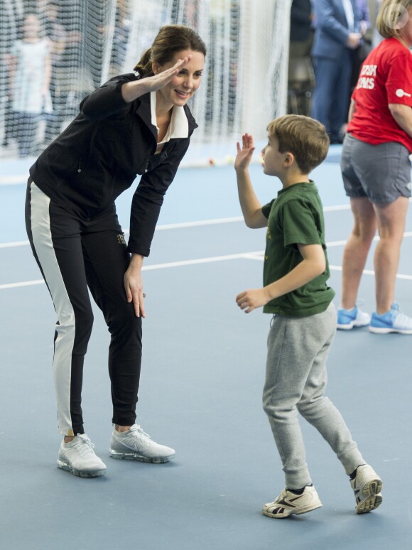 Kate Middleton (enceinte) - La duchesse de Cambridge visite le Lawn Tennis Association (LTA) au Centre national de tennis du sud-ouest de Londres le 31 octobre 2017.