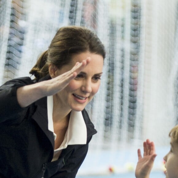 Kate Middleton (enceinte) - La duchesse de Cambridge visite le Lawn Tennis Association (LTA) au Centre national de tennis du sud-ouest de Londres le 31 octobre 2017.