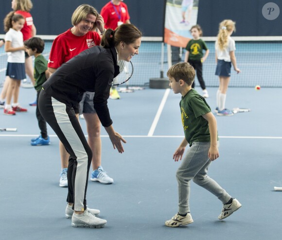 Kate Middleton (enceinte) - La duchesse de Cambridge visite le Lawn Tennis Association (LTA) au Centre national de tennis du sud-ouest de Londres le 31 octobre 2017.