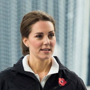 Kate Middleton (enceinte) - La duchesse de Cambridge visite le Lawn Tennis Association (LTA) au Centre national de tennis du sud-ouest de Londres le 31 octobre 2017.