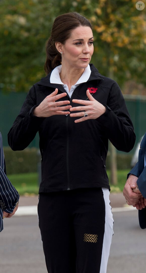 Kate Middleton (enceinte) - La duchesse de Cambridge visite le Lawn Tennis Association (LTA) au Centre national de tennis du sud-ouest de Londres le 31 octobre 2017.