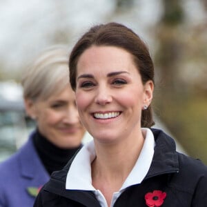 Kate Middleton (enceinte) - La duchesse de Cambridge visite le Lawn Tennis Association (LTA) au Centre national de tennis du sud-ouest de Londres le 31 octobre 2017.