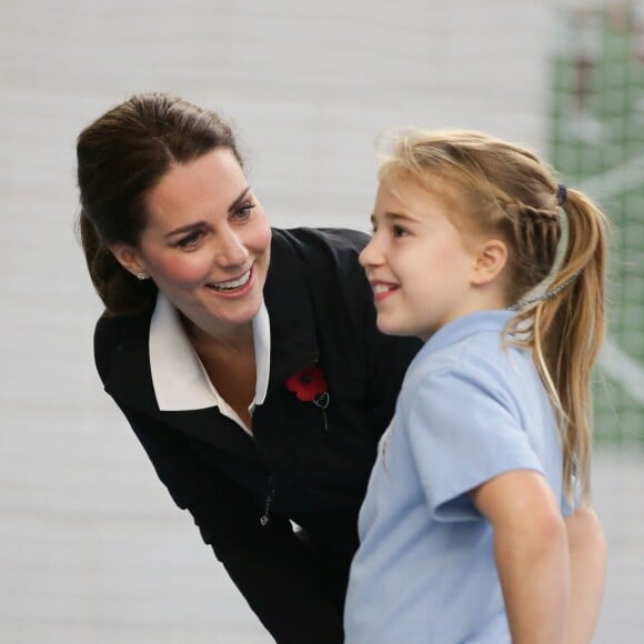 Kate Middleton (enceinte) - La duchesse de Cambridge visite le Lawn Tennis Association (LTA) au Centre national de tennis du sud-ouest de Londres le 31 octobre 2017.