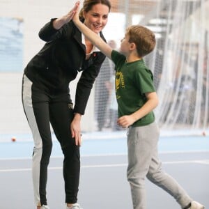 Kate Middleton (enceinte) - La duchesse de Cambridge visite le Lawn Tennis Association (LTA) au Centre national de tennis du sud-ouest de Londres le 31 octobre 2017.