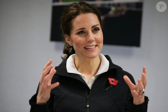 Kate Middleton (enceinte) - La duchesse de Cambridge visite le Lawn Tennis Association (LTA) au Centre national de tennis du sud-ouest de Londres le 31 octobre 2017.