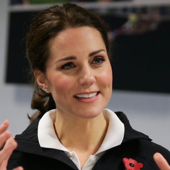 Kate Middleton (enceinte) - La duchesse de Cambridge visite le Lawn Tennis Association (LTA) au Centre national de tennis du sud-ouest de Londres le 31 octobre 2017.