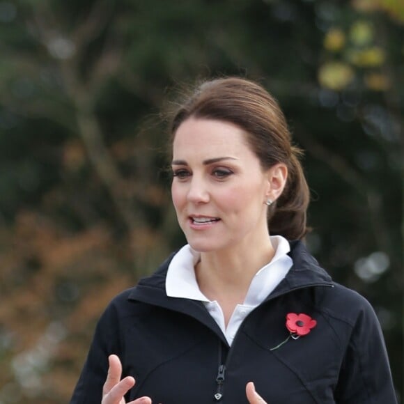 Kate Middleton (enceinte) - La duchesse de Cambridge visite le Lawn Tennis Association (LTA) au Centre national de tennis du sud-ouest de Londres le 31 octobre 2017.