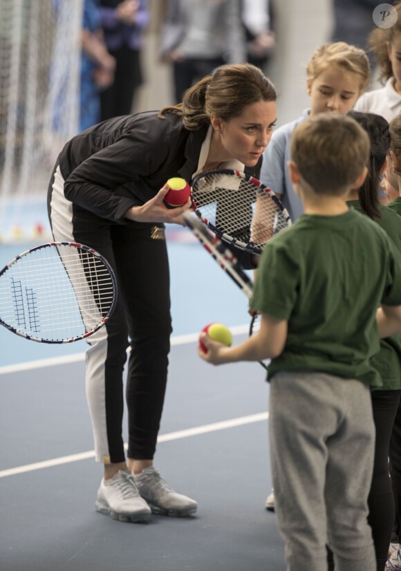 Kate Middleton (enceinte) - La duchesse de Cambridge visite le Lawn Tennis Association (LTA) au Centre national de tennis du sud-ouest de Londres le 31 octobre 2017.
