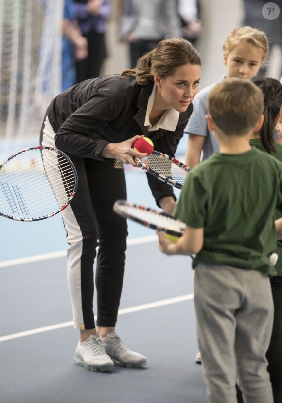Kate Middleton (enceinte) - La duchesse de Cambridge visite le Lawn Tennis Association (LTA) au Centre national de tennis du sud-ouest de Londres le 31 octobre 2017.