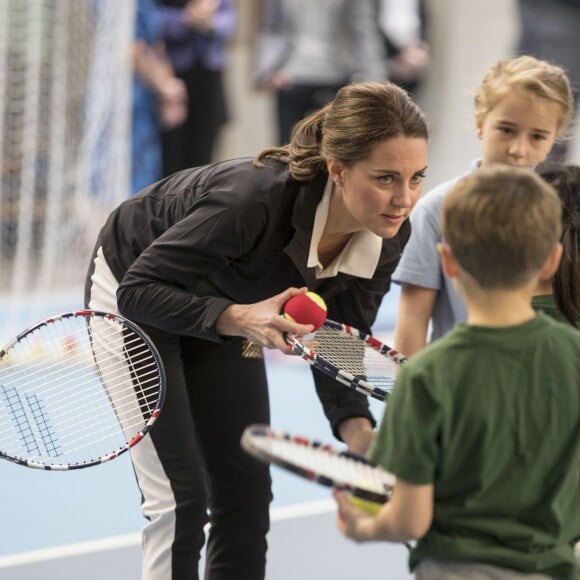 Kate Middleton (enceinte) - La duchesse de Cambridge visite le Lawn Tennis Association (LTA) au Centre national de tennis du sud-ouest de Londres le 31 octobre 2017.